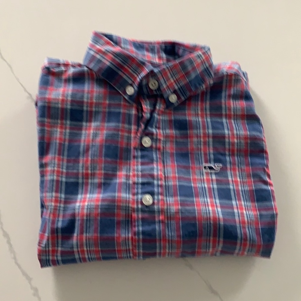 Vineyard Vines boys size 6 whale shirt